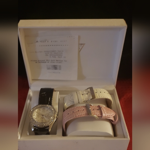 Guess Watch interchangeable bands - Picture 4 of 6